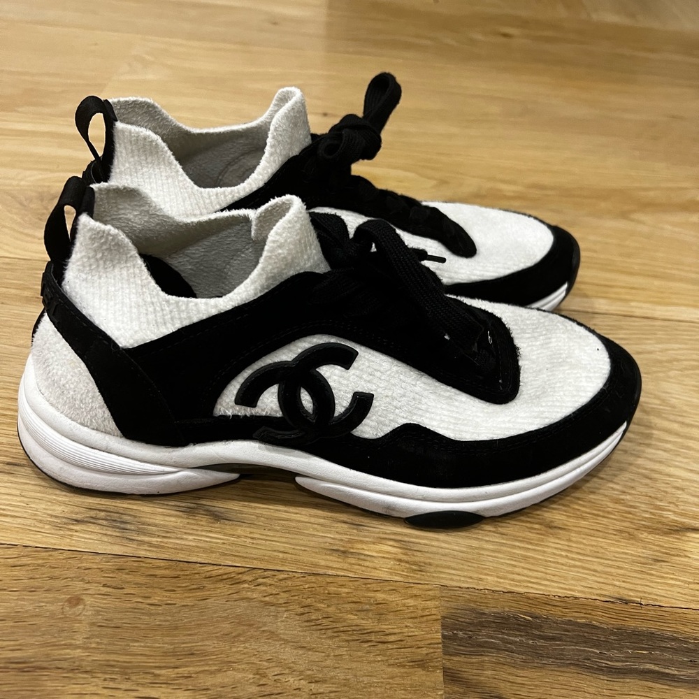 Chanel runners